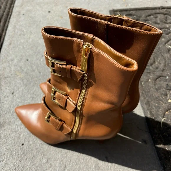 Gorgeous Brown Michael Kors Boots with Gold Zippers and Buckles - EUC Sz 6.5 - Picture 1 of 9